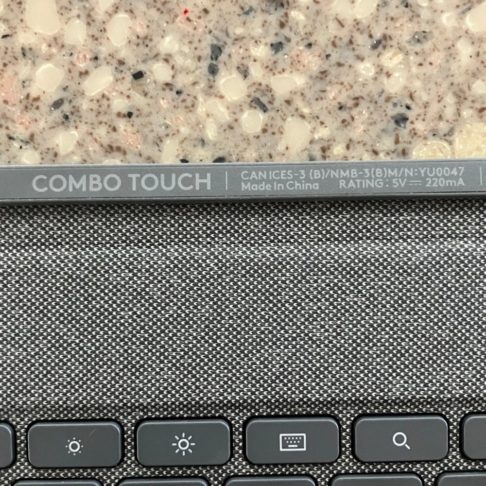 Gray Keyboard with magnetic connector for IPad